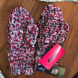 NWT New England Patriots Knit Mittens